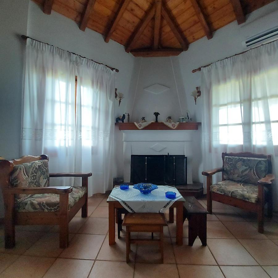 Villa Amfithea Moni Evaggelistrias Exteriör bild