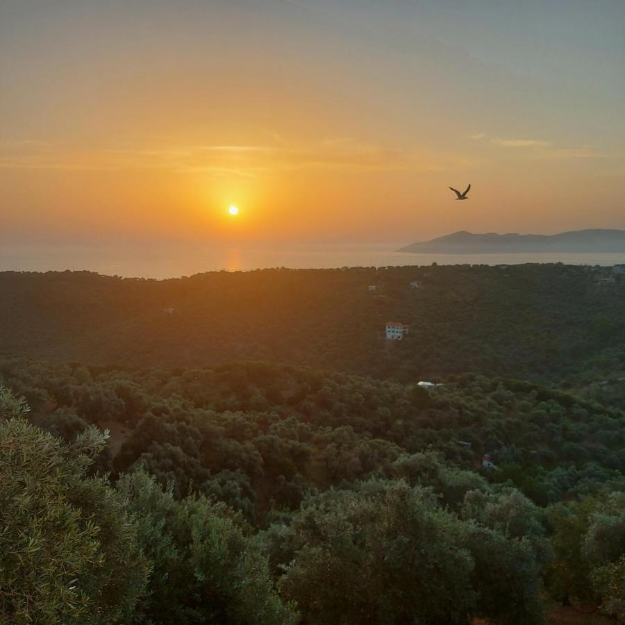 Villa Amfithea Moni Evaggelistrias Exteriör bild