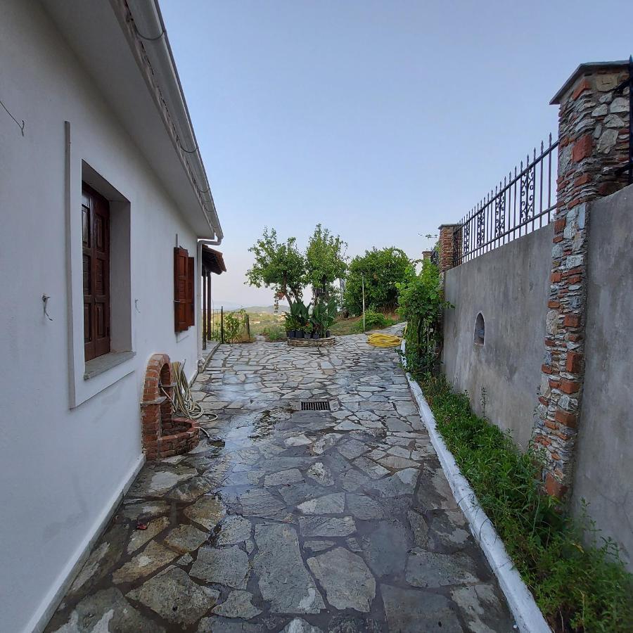 Villa Amfithea Moni Evaggelistrias Exteriör bild