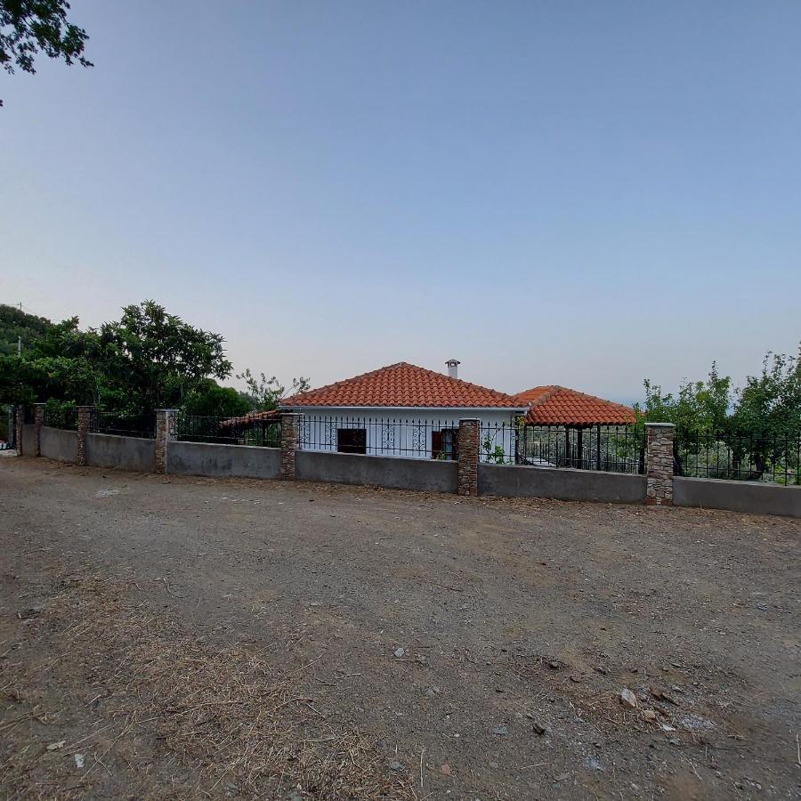 Villa Amfithea Moni Evaggelistrias Exteriör bild