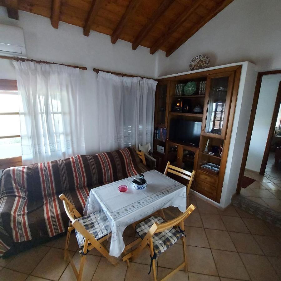 Villa Amfithea Moni Evaggelistrias Exteriör bild