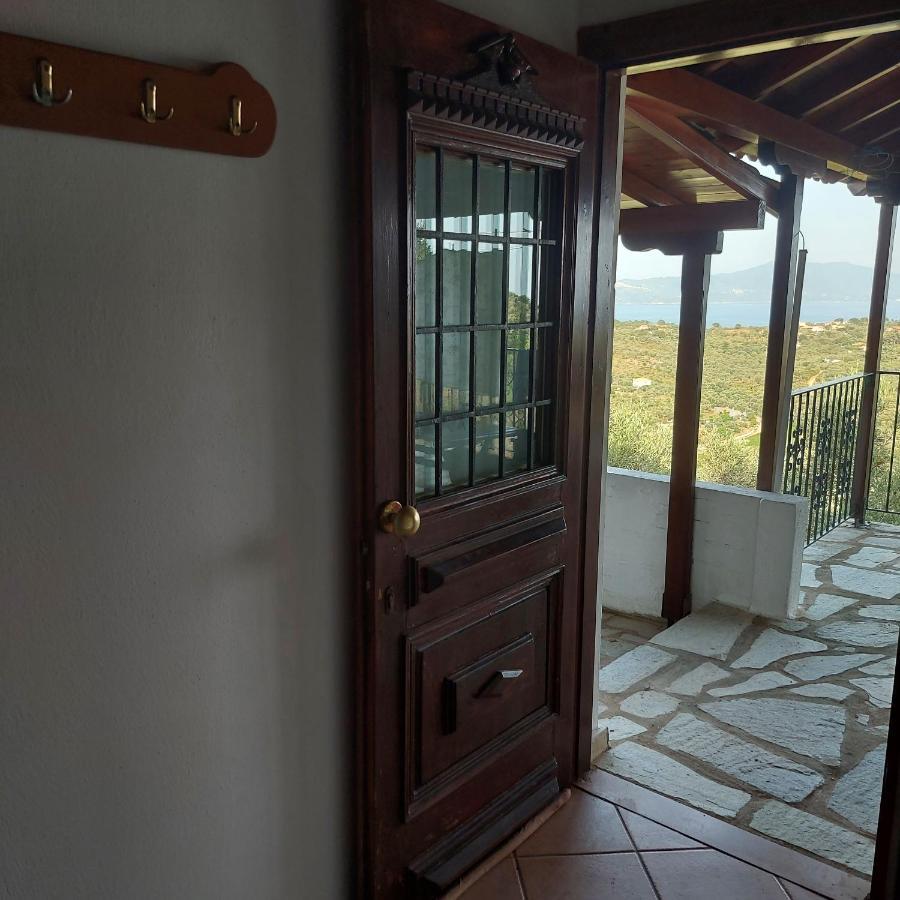 Villa Amfithea Moni Evaggelistrias Exteriör bild